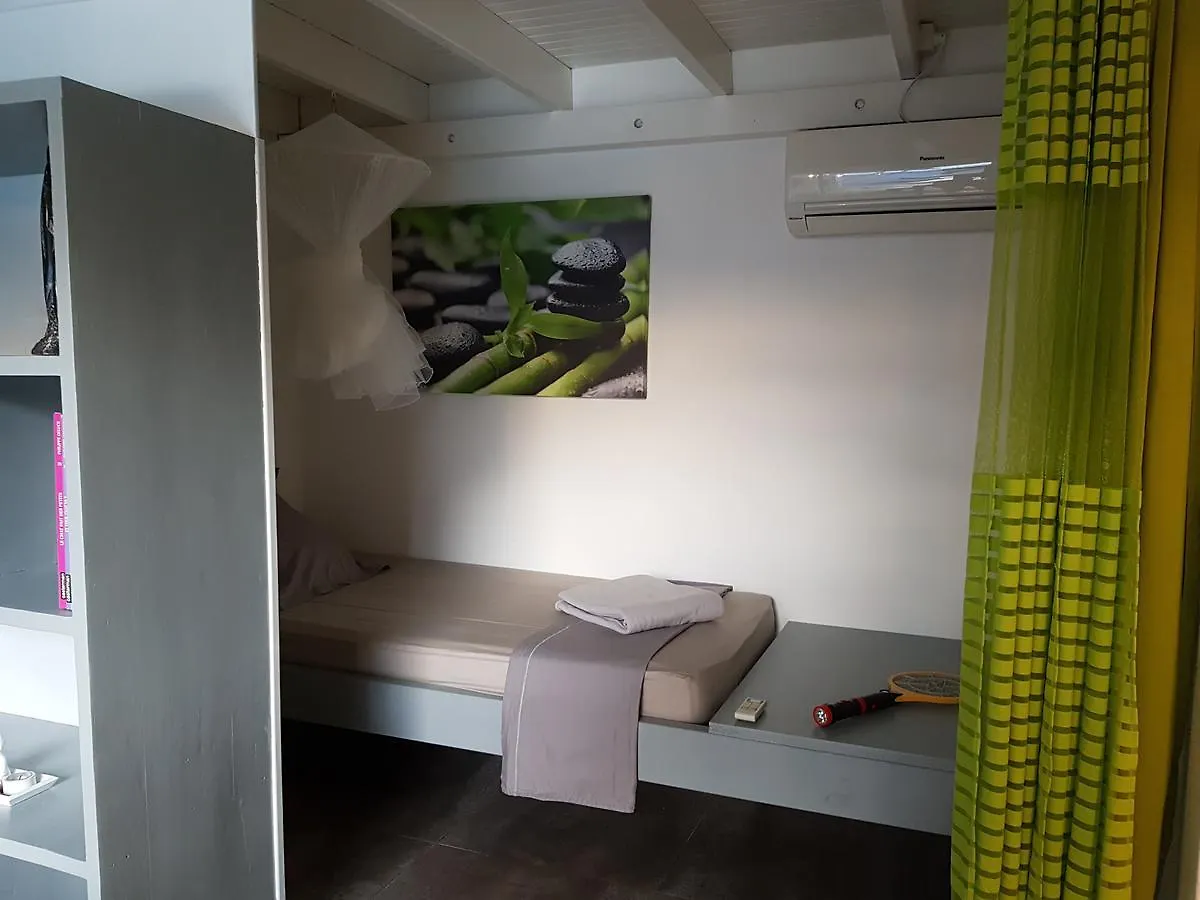 سانت فرانسوا La Villa D'Or